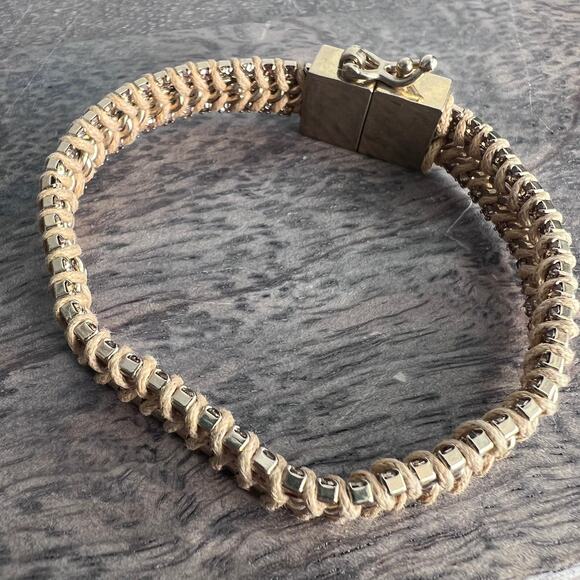 Vintage Gold Tone Unique Woven Magnetic Clasp Bracelet - Picture 3 of 5